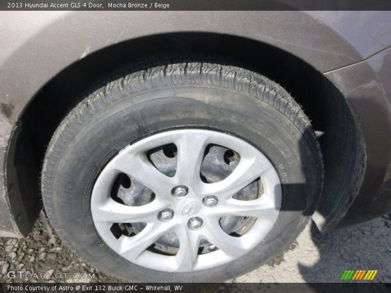 Mocha Bronze / Beige 2013 Hyundai Accent GLS 4 Door