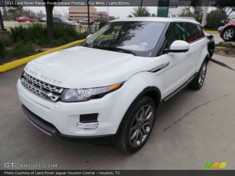 Front 3/4 View of 2015 Range Rover Evoque Prestige