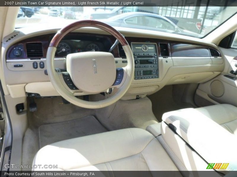 Light French Silk Metallic / Light Camel 2007 Lincoln Town Car Signature Limited