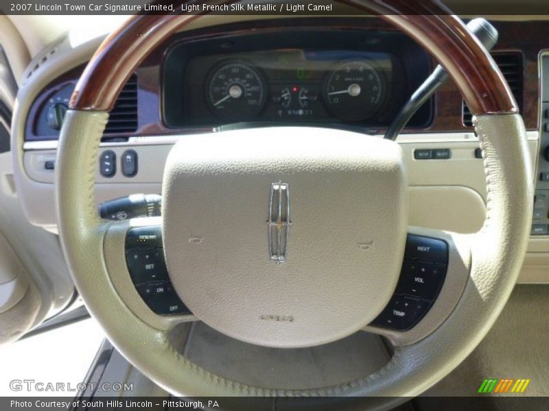 Light French Silk Metallic / Light Camel 2007 Lincoln Town Car Signature Limited