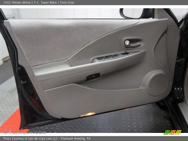 Super Black / Frost Gray 2002 Nissan Altima 2.5 S