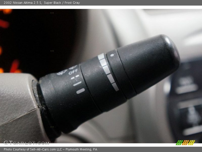 Super Black / Frost Gray 2002 Nissan Altima 2.5 S