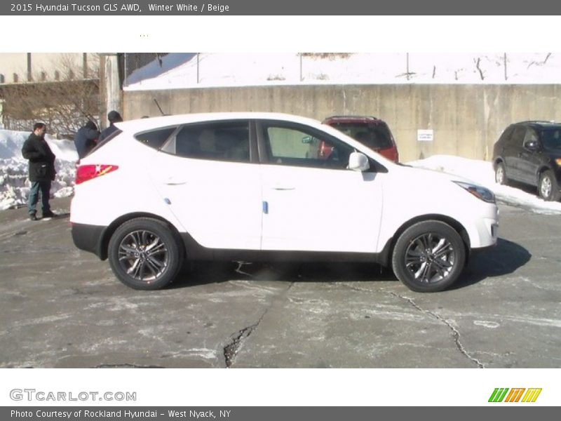 Winter White / Beige 2015 Hyundai Tucson GLS AWD
