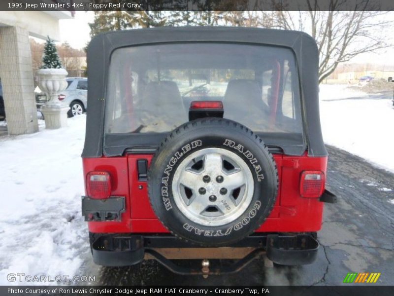 Poppy Red / Gray 1995 Jeep Wrangler S 4x4