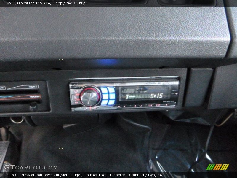 Poppy Red / Gray 1995 Jeep Wrangler S 4x4