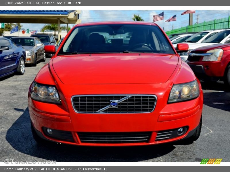 Passion Red / Off Black 2006 Volvo S40 2.4i