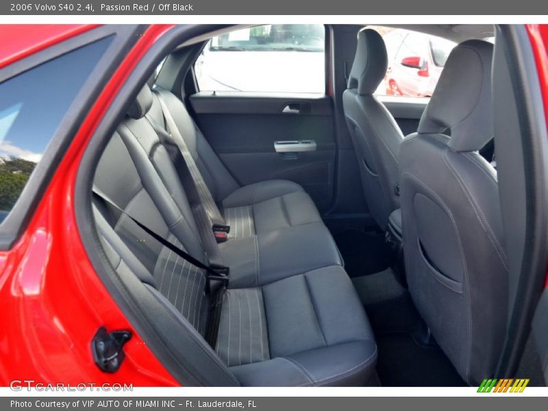 Passion Red / Off Black 2006 Volvo S40 2.4i