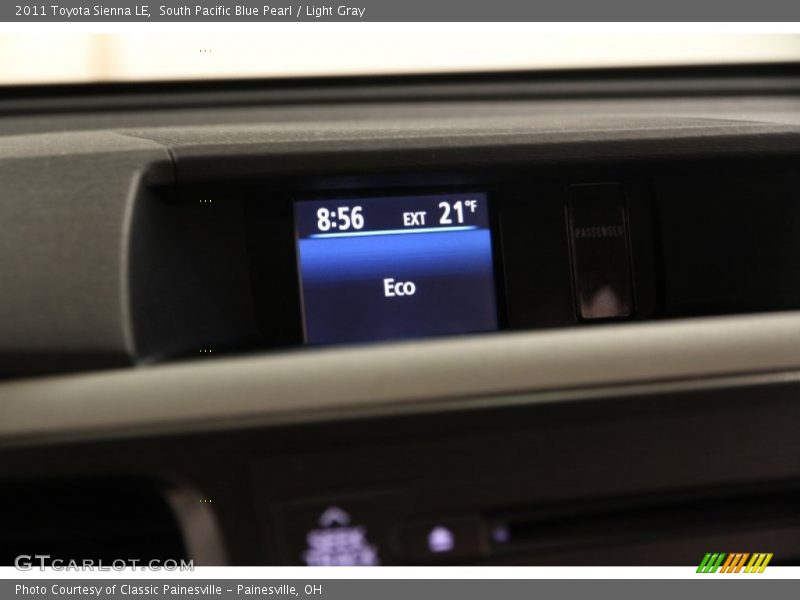 South Pacific Blue Pearl / Light Gray 2011 Toyota Sienna LE
