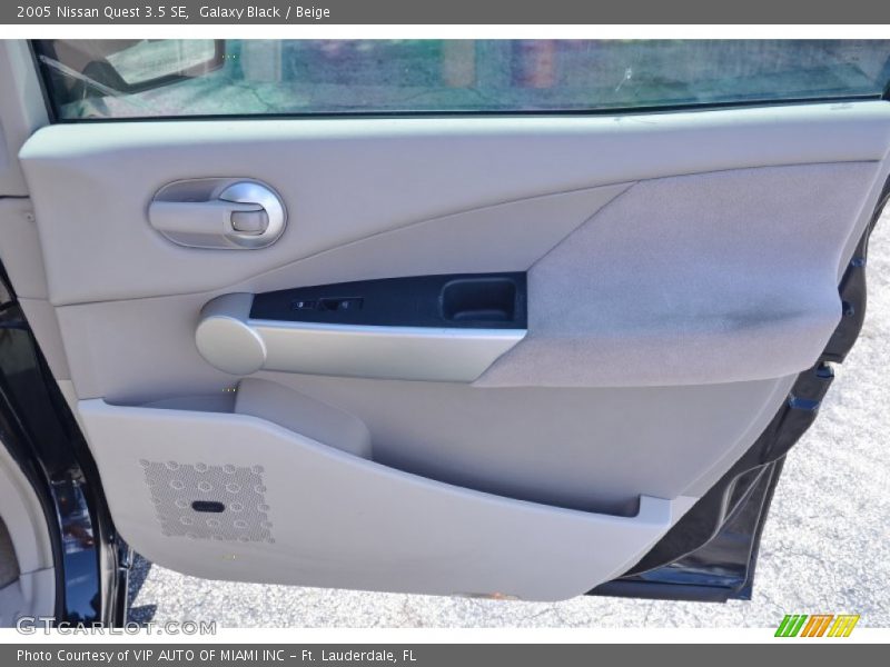 Galaxy Black / Beige 2005 Nissan Quest 3.5 SE