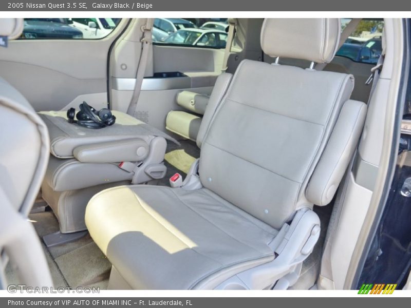Galaxy Black / Beige 2005 Nissan Quest 3.5 SE
