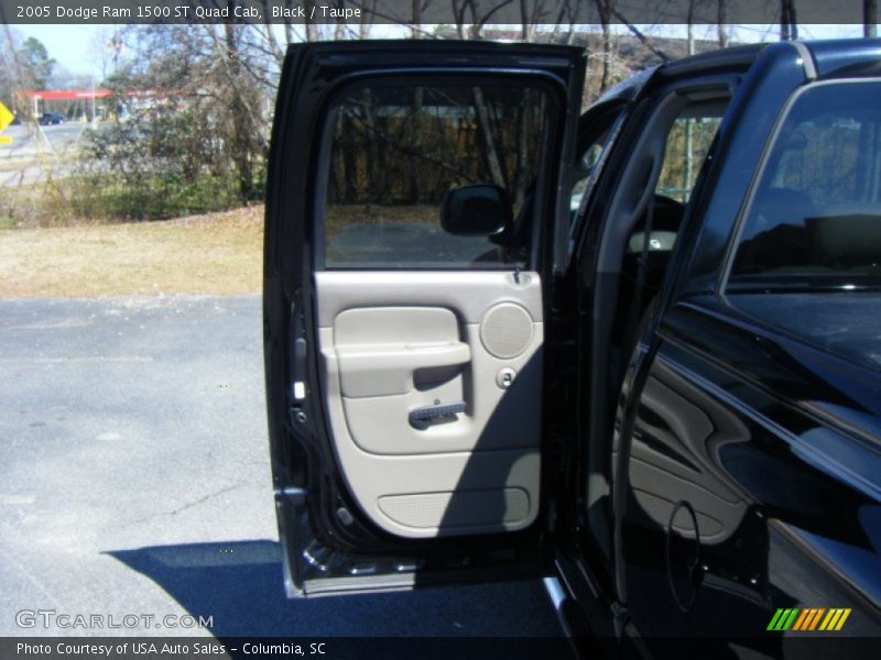 Black / Taupe 2005 Dodge Ram 1500 ST Quad Cab
