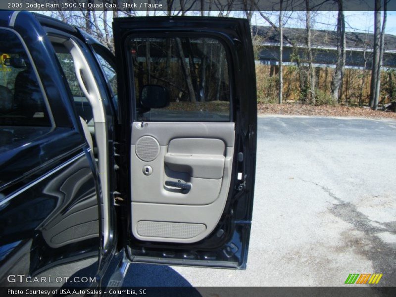 Black / Taupe 2005 Dodge Ram 1500 ST Quad Cab