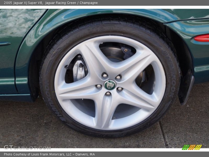 Jaguar Racing Green / Champagne 2005 Jaguar XJ Super V8