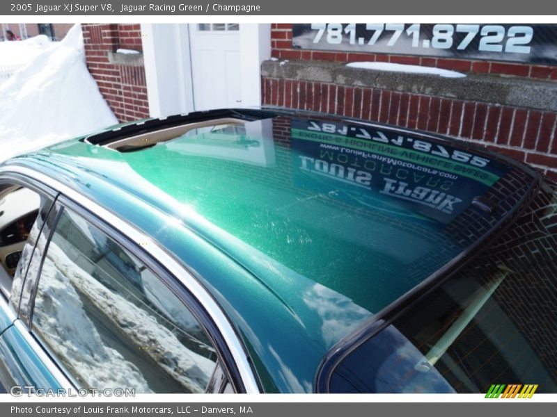 Jaguar Racing Green / Champagne 2005 Jaguar XJ Super V8