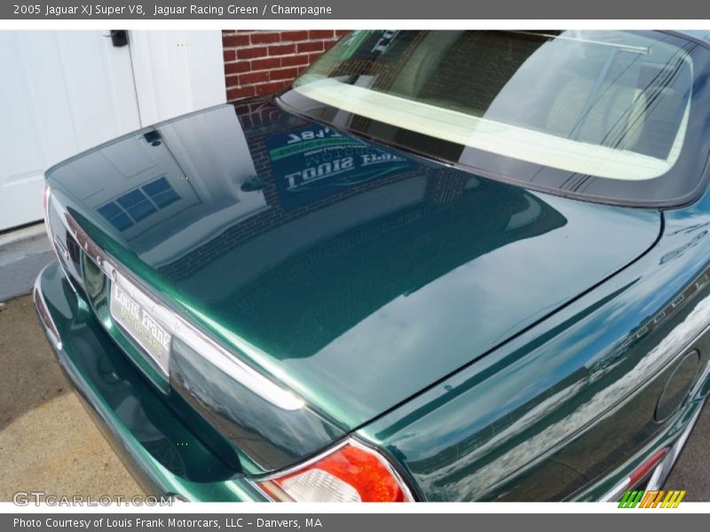 Jaguar Racing Green / Champagne 2005 Jaguar XJ Super V8