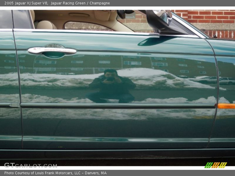 Jaguar Racing Green / Champagne 2005 Jaguar XJ Super V8