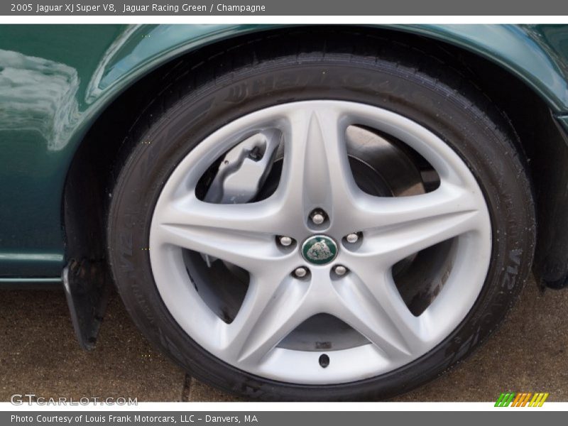 Jaguar Racing Green / Champagne 2005 Jaguar XJ Super V8