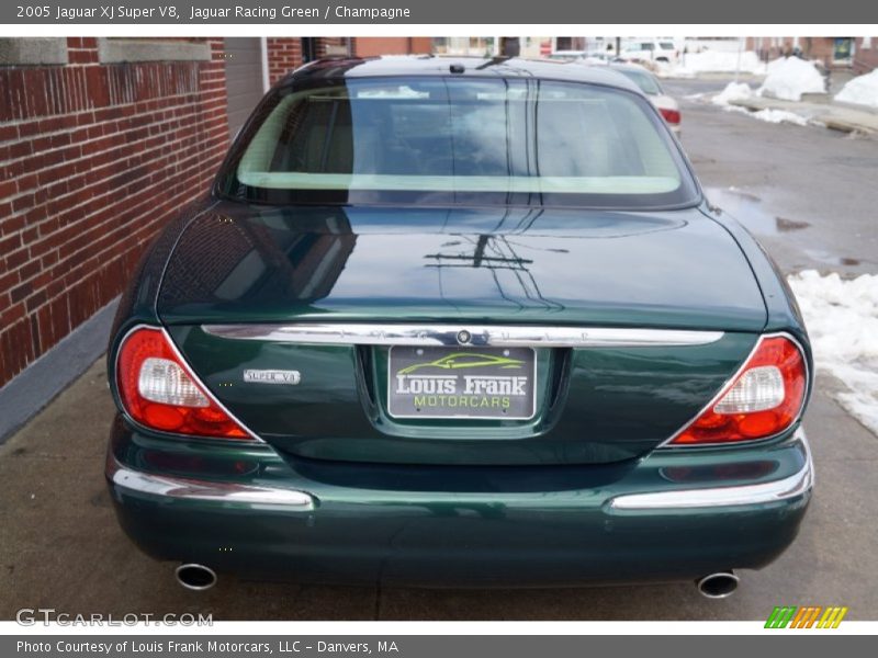 Jaguar Racing Green / Champagne 2005 Jaguar XJ Super V8