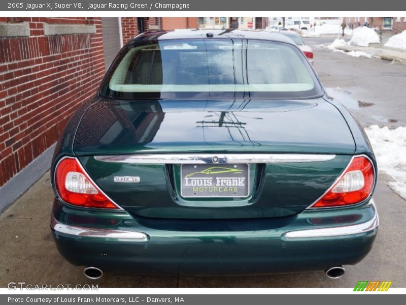 Jaguar Racing Green / Champagne 2005 Jaguar XJ Super V8
