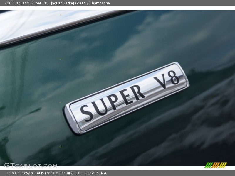 Jaguar Racing Green / Champagne 2005 Jaguar XJ Super V8