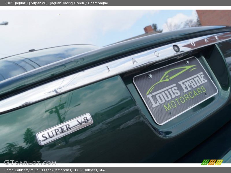 Jaguar Racing Green / Champagne 2005 Jaguar XJ Super V8