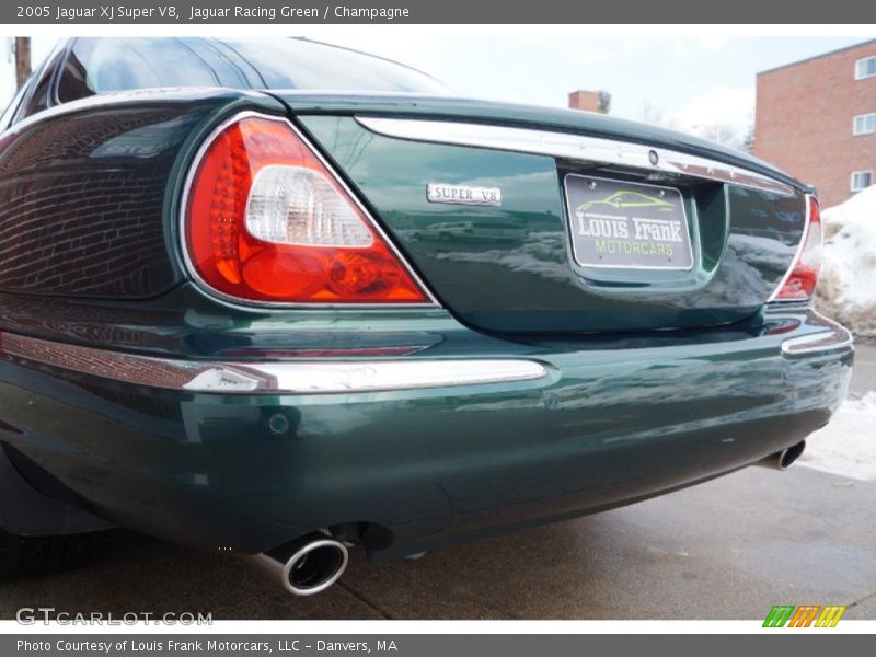 Jaguar Racing Green / Champagne 2005 Jaguar XJ Super V8