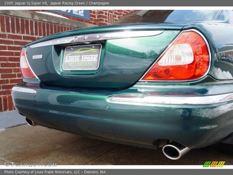 Jaguar Racing Green / Champagne 2005 Jaguar XJ Super V8