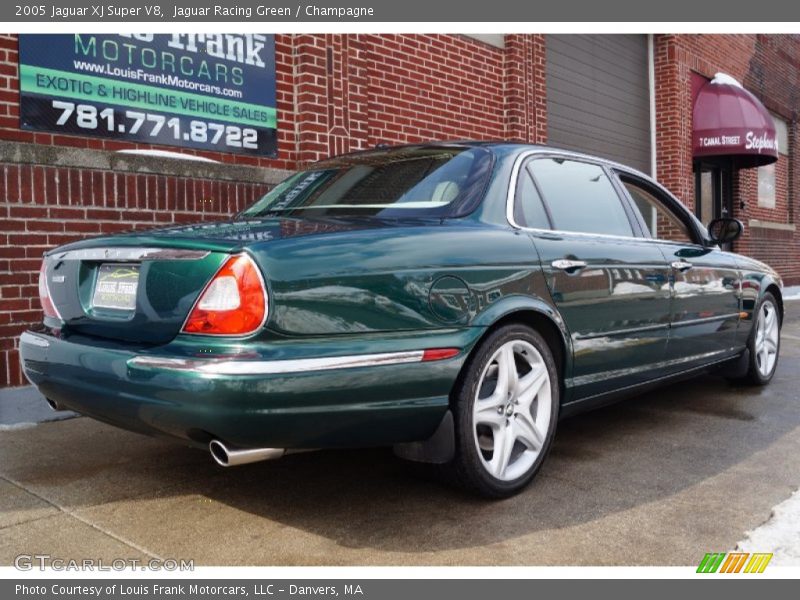 Jaguar Racing Green / Champagne 2005 Jaguar XJ Super V8