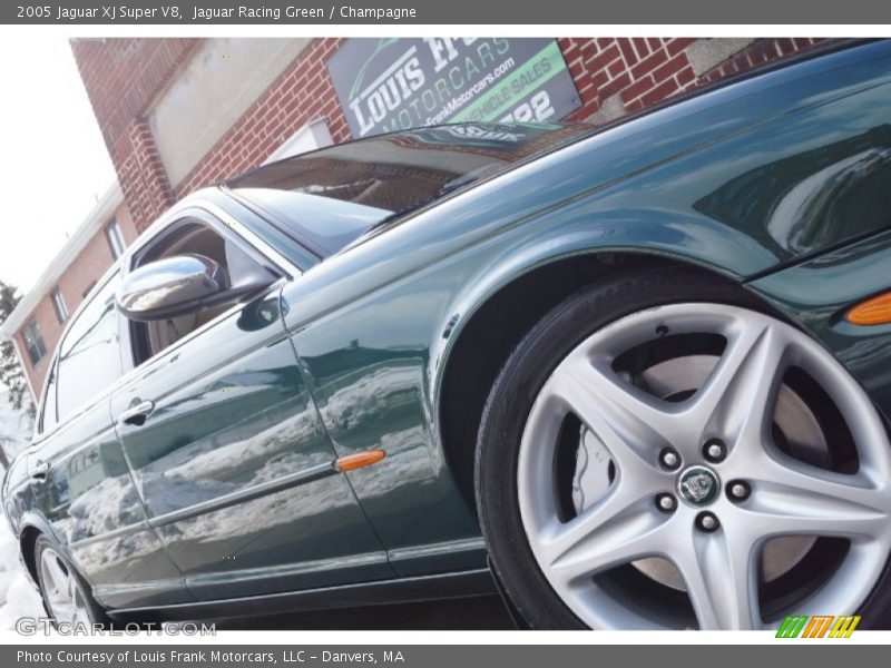 Jaguar Racing Green / Champagne 2005 Jaguar XJ Super V8