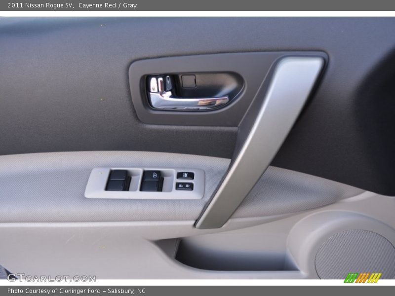 Cayenne Red / Gray 2011 Nissan Rogue SV