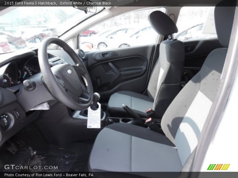 Oxford White / Charcoal Black 2015 Ford Fiesta S Hatchback