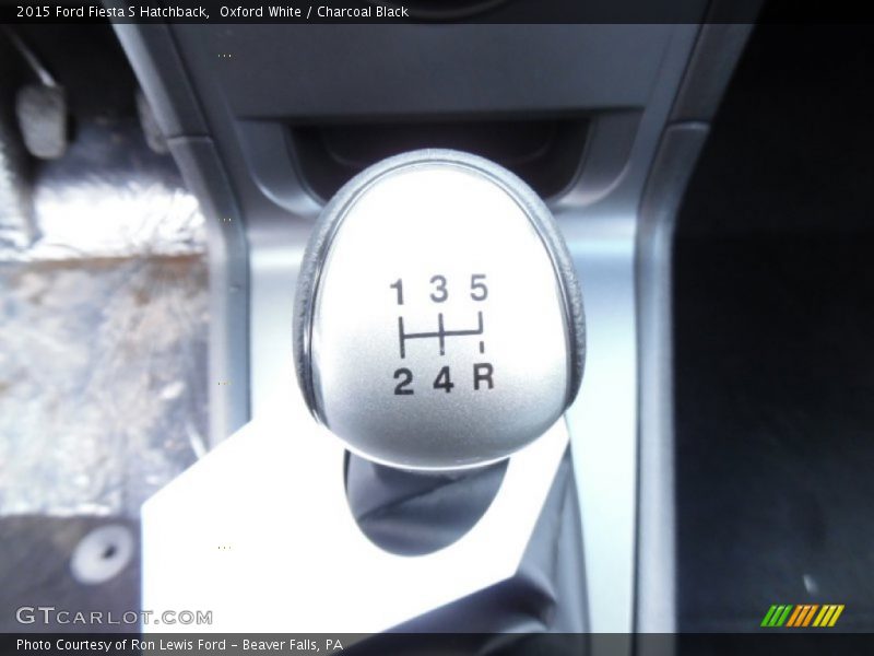 Oxford White / Charcoal Black 2015 Ford Fiesta S Hatchback