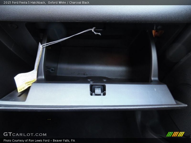 Oxford White / Charcoal Black 2015 Ford Fiesta S Hatchback