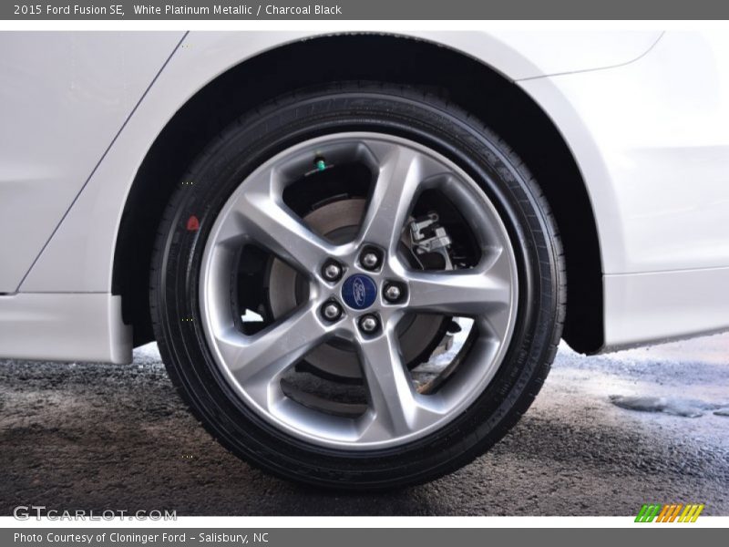 White Platinum Metallic / Charcoal Black 2015 Ford Fusion SE