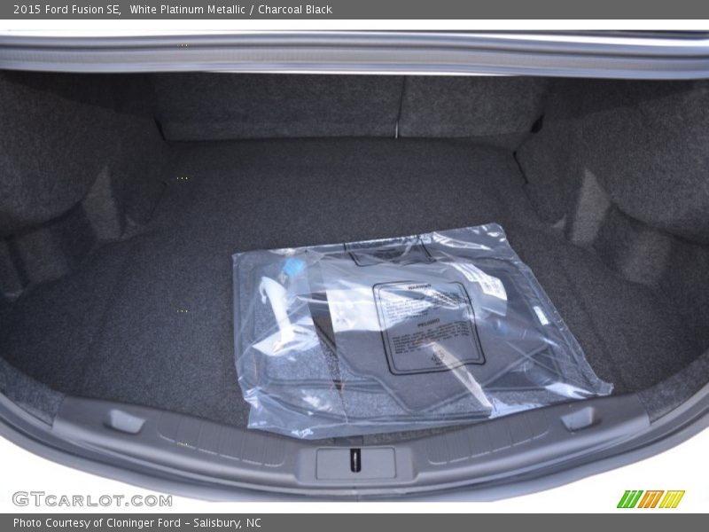 White Platinum Metallic / Charcoal Black 2015 Ford Fusion SE
