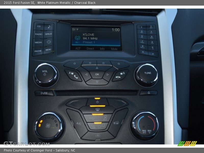 White Platinum Metallic / Charcoal Black 2015 Ford Fusion SE