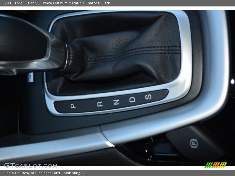 White Platinum Metallic / Charcoal Black 2015 Ford Fusion SE