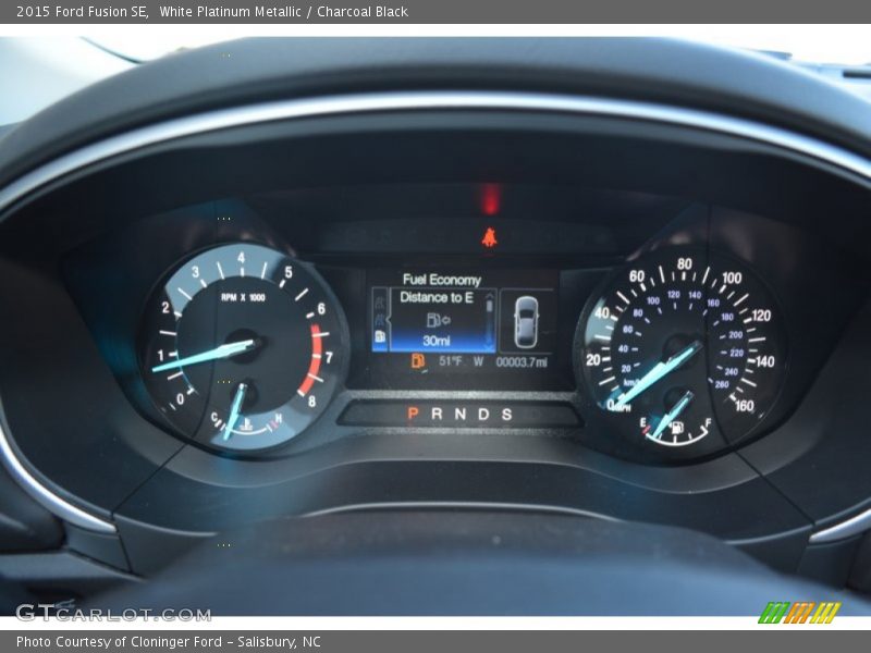 White Platinum Metallic / Charcoal Black 2015 Ford Fusion SE