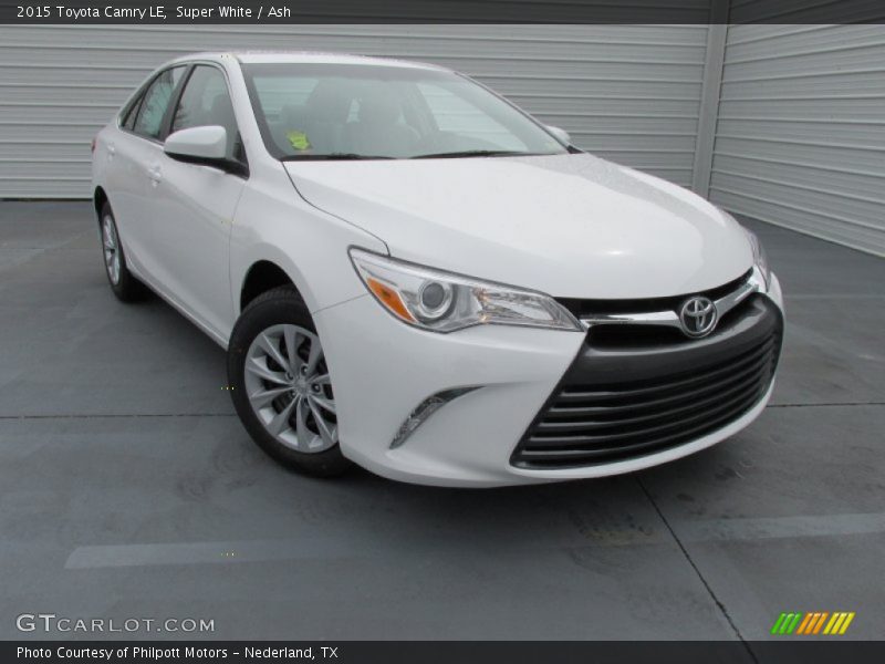 Super White / Ash 2015 Toyota Camry LE