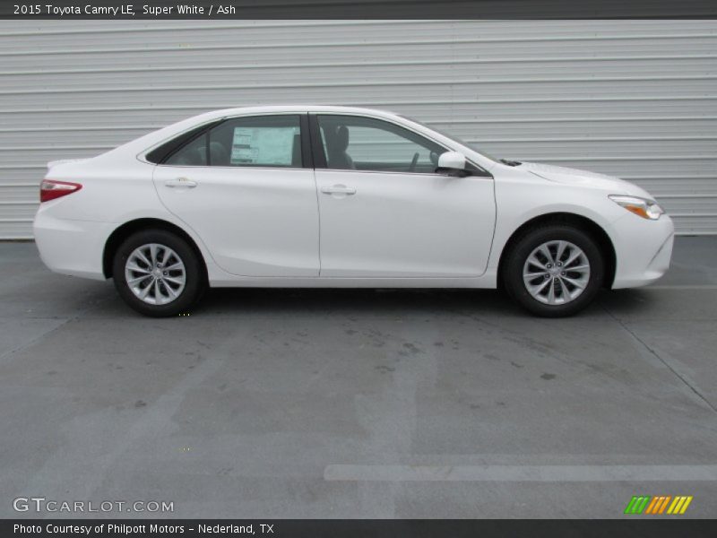 Super White / Ash 2015 Toyota Camry LE