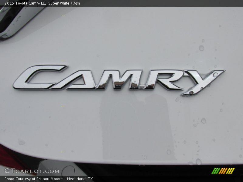Super White / Ash 2015 Toyota Camry LE