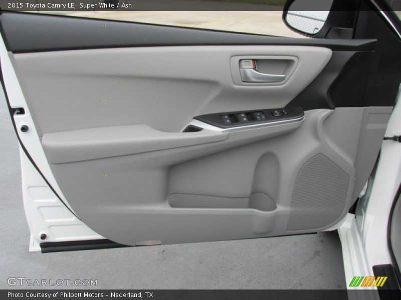 Super White / Ash 2015 Toyota Camry LE