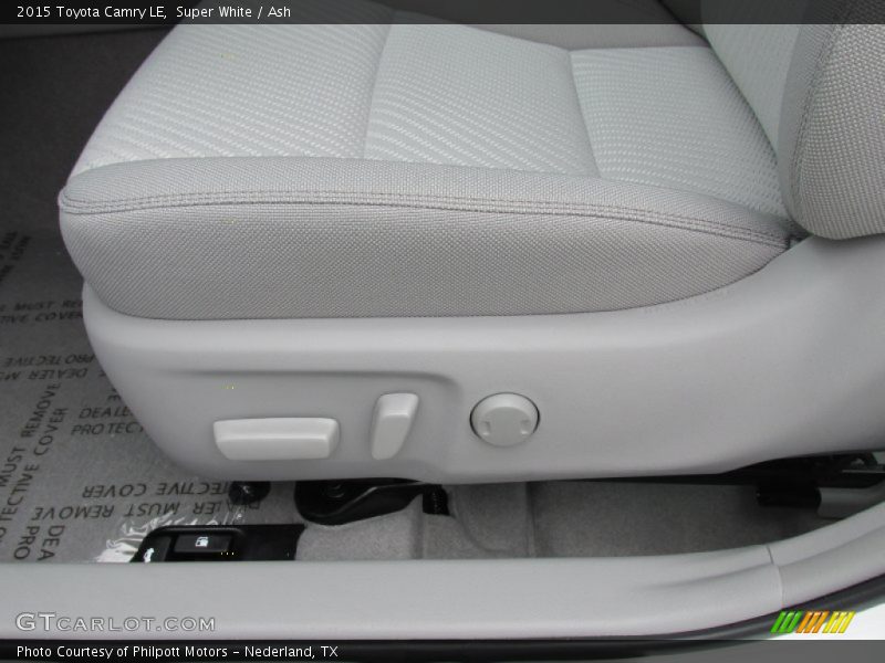 Super White / Ash 2015 Toyota Camry LE