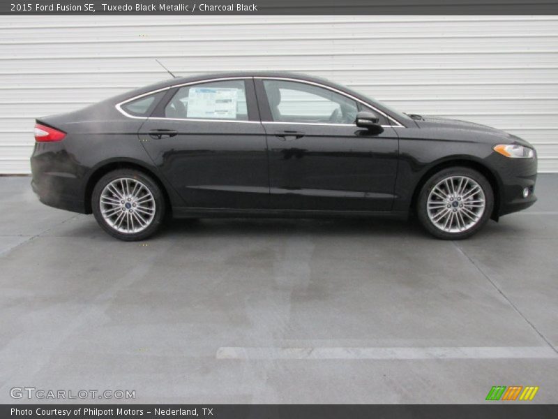 Tuxedo Black Metallic / Charcoal Black 2015 Ford Fusion SE