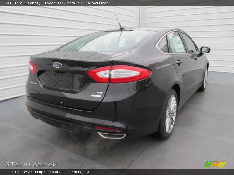 Tuxedo Black Metallic / Charcoal Black 2015 Ford Fusion SE