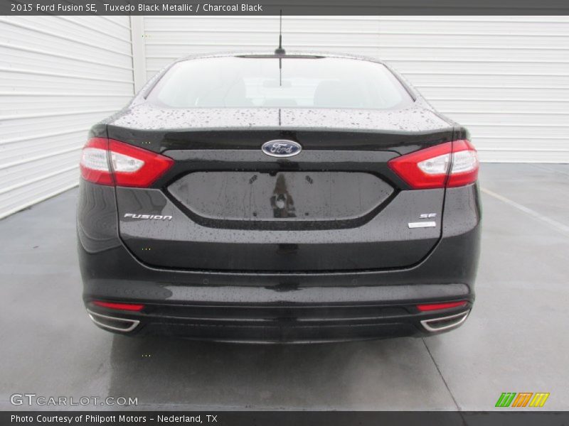 Tuxedo Black Metallic / Charcoal Black 2015 Ford Fusion SE