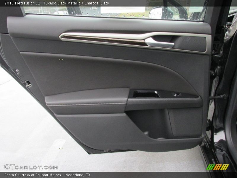 Tuxedo Black Metallic / Charcoal Black 2015 Ford Fusion SE