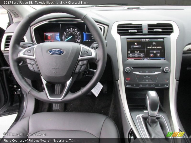 Tuxedo Black Metallic / Charcoal Black 2015 Ford Fusion SE