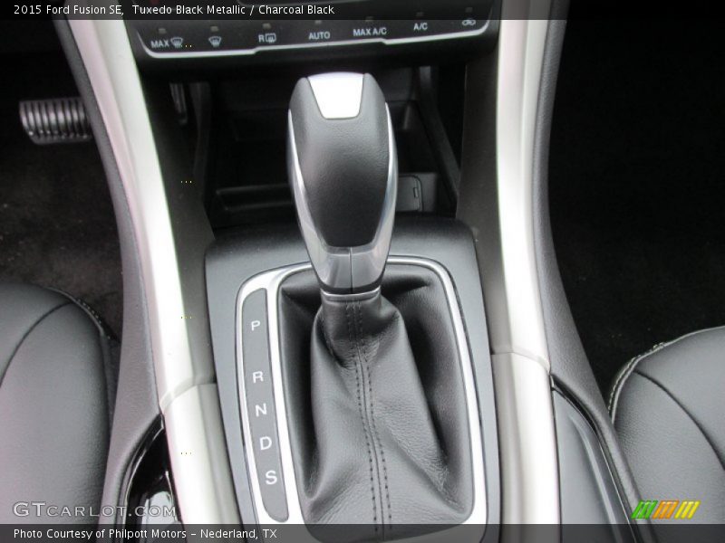 Tuxedo Black Metallic / Charcoal Black 2015 Ford Fusion SE