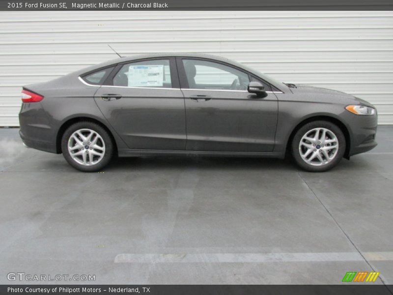 Magnetic Metallic / Charcoal Black 2015 Ford Fusion SE